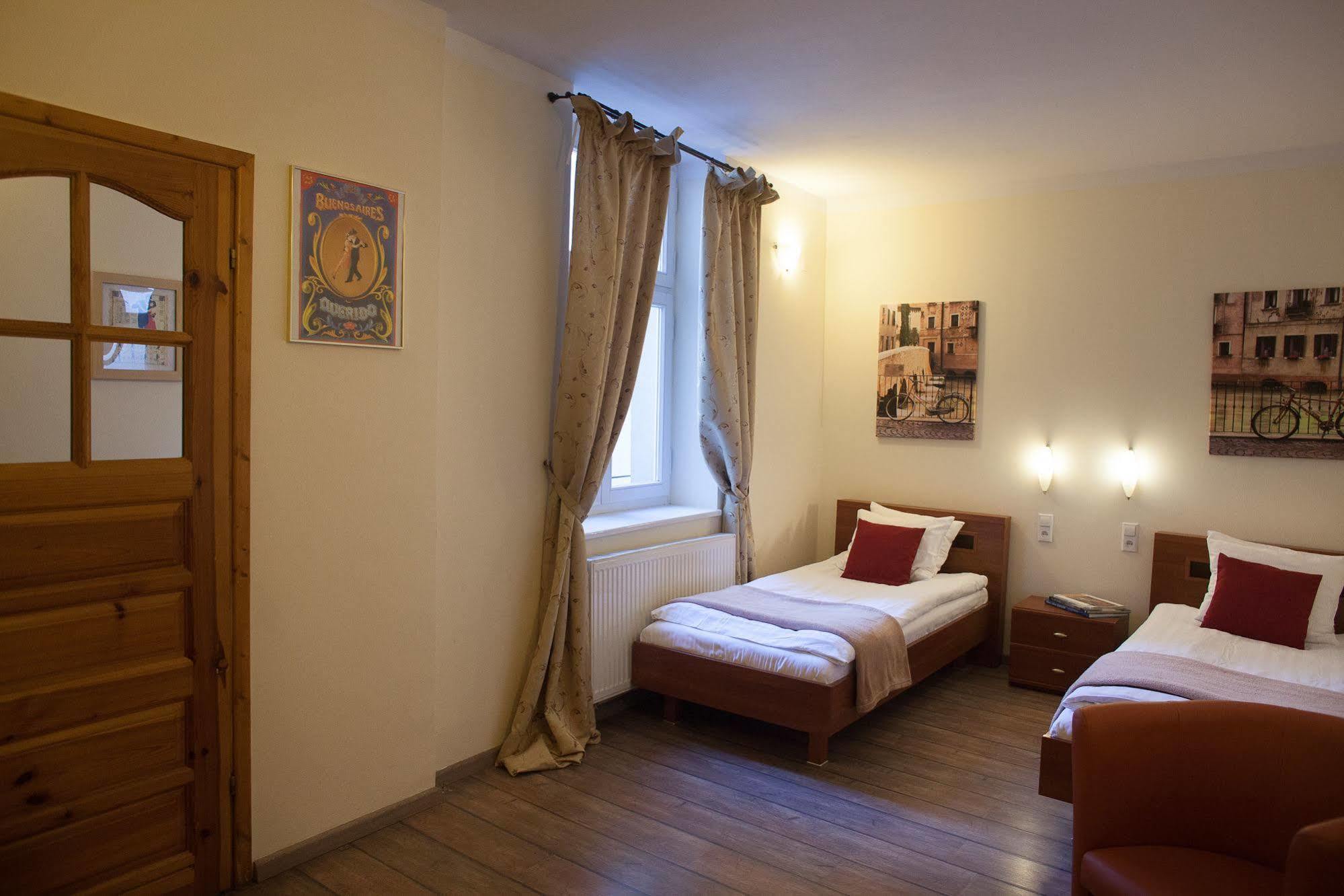 Tango House Bed & Breakfast 3*